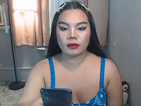 הופעת וובקאם של TSbrianaHugeCock