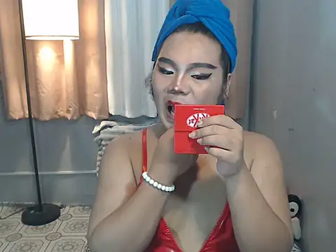 TSbrianaHugeCock Show in webcam