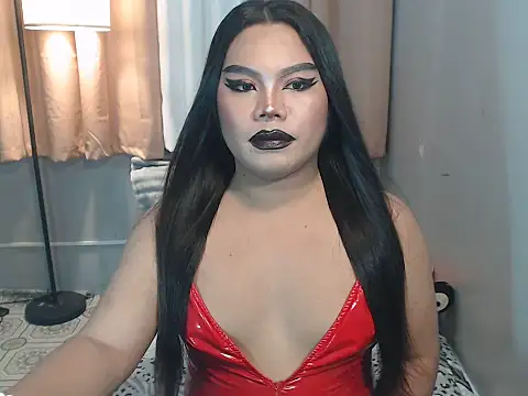 TSbrianaHugeCock 在線直播表演