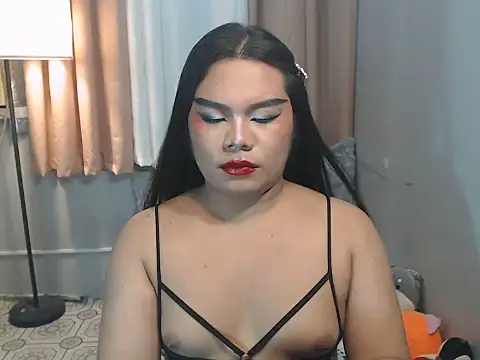 הופעת וובקאם של TSbrianaHugeCock