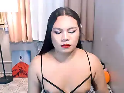 TSbrianaHugeCock Adlı Modelin Web Kamerası Şovu