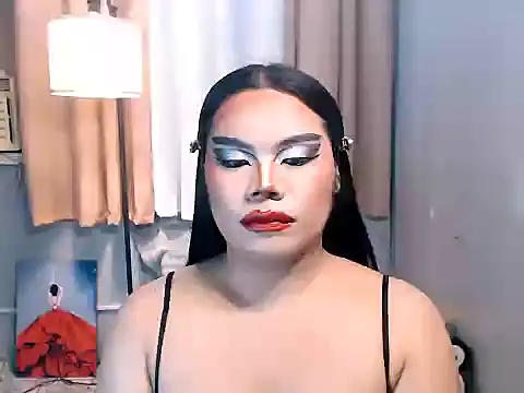 TSbrianaHugeCock 网络视讯表演