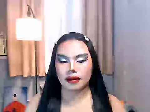 TSbrianaHugeCock 网络视讯表演