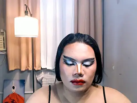 Show de TSbrianaHugeCock na webcam