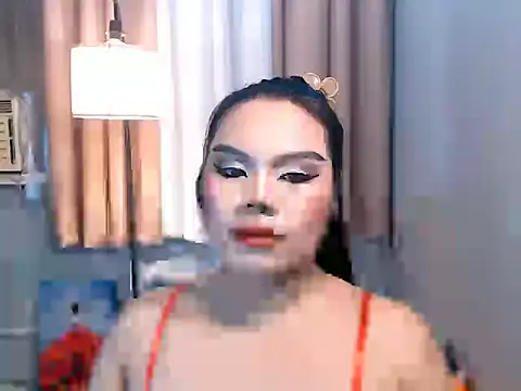 TSbrianaHugeCock 在線直播表演