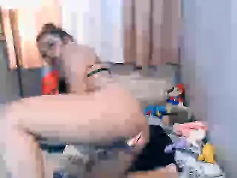 TSbrianaHugeCock Show in webcam