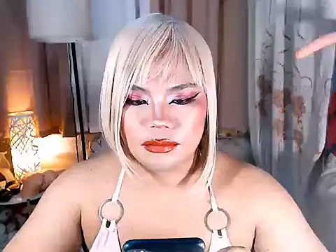 TSbrianaHugeCock Show in webcam