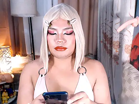 TSbrianaHugeCock 网络视讯表演