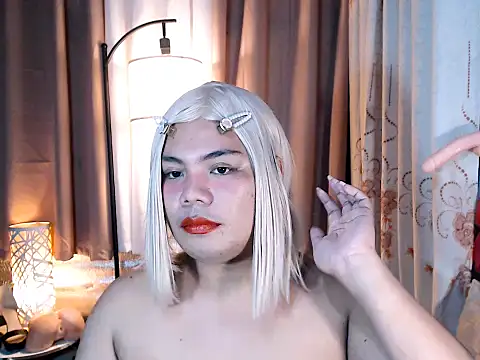 TSbrianaHugeCock Show in webcam