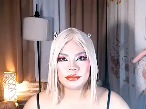 TSbrianaHugeCock Show in webcam