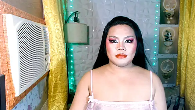 TSbrianaHugeCock's Webcam Show