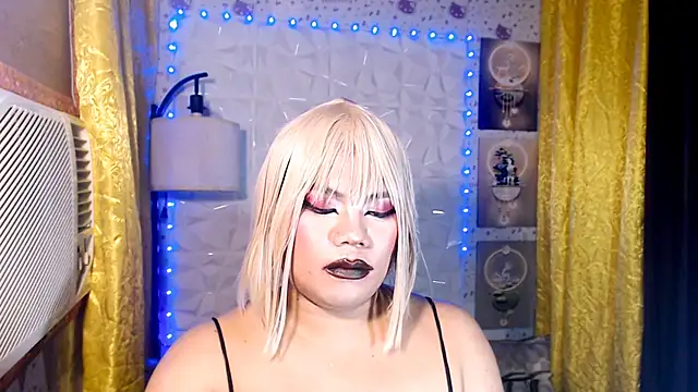 TSbrianaHugeCock Show in webcam
