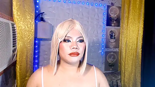 TSbrianaHugeCock Show in webcam