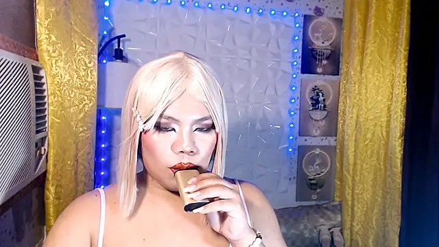 โชว์เว็บแคมของ TSbrianaHugeCock