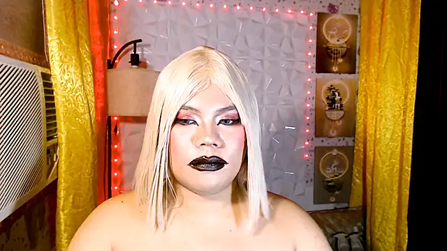 Webkamerová show TSbrianaHugeCock
