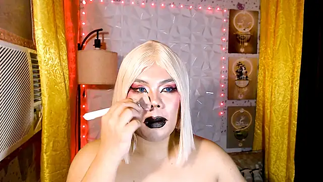 TSbrianaHugeCock Adlı Modelin Web Kamerası Şovu