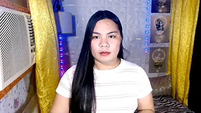 โชว์เว็บแคมของ TSbrianaHugeCock
