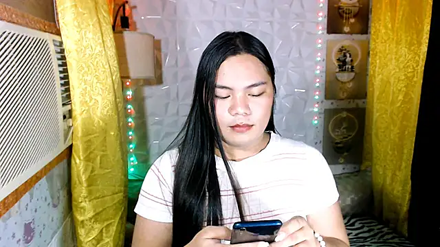TSbrianaHugeCock Show in webcam