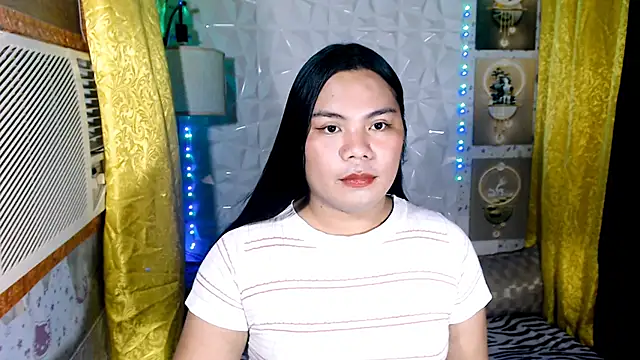 TSbrianaHugeCock's Webcam Show
