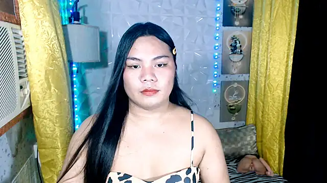 TSbrianaHugeCock Adlı Modelin Web Kamerası Şovu