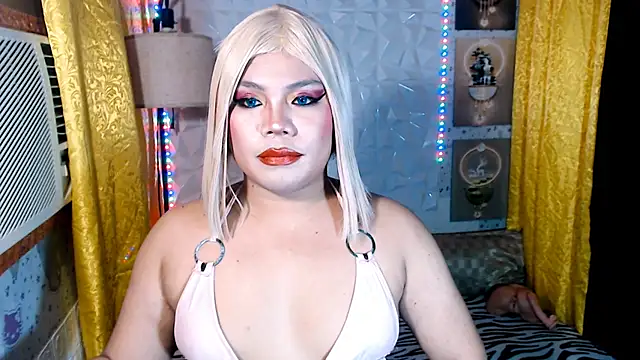 TSbrianaHugeCock 在線直播表演