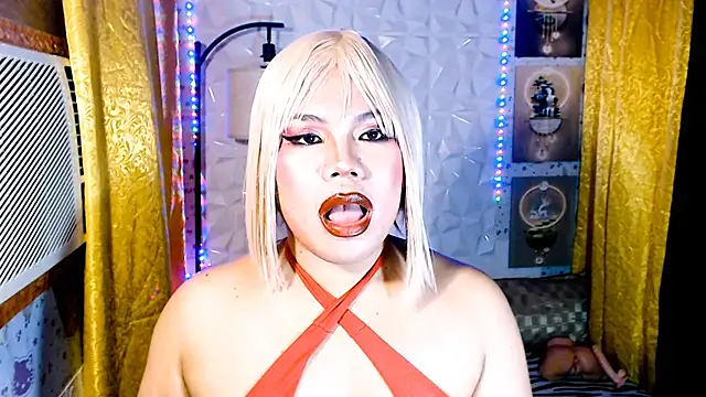 TSbrianaHugeCock Show in webcam