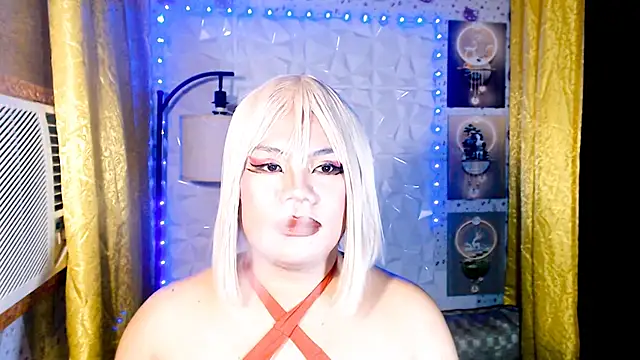 TSbrianaHugeCock 网络视讯表演