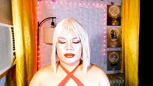 TSbrianaHugeCock Show in webcam
