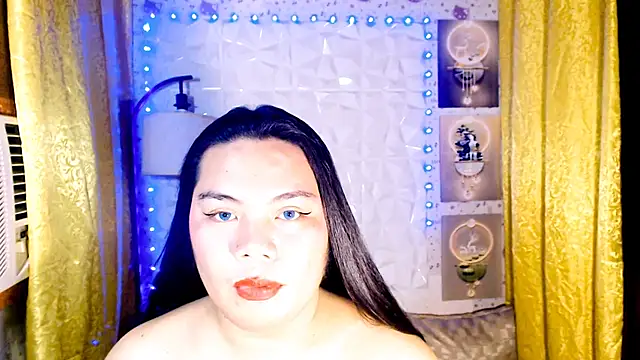 TSbrianaHugeCock: διαδικτυακό σόου στην κάμερα