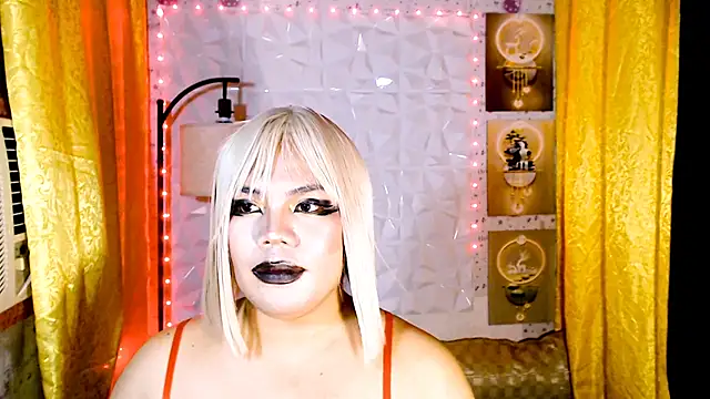 TSbrianaHugeCock's Webcam Show