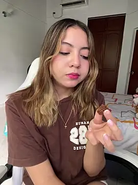 Bonni_lohan লাইভ চ্যাট রুম