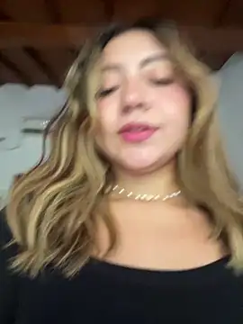 Bonni_lohan: διαδικτυακό σόου στην κάμερα