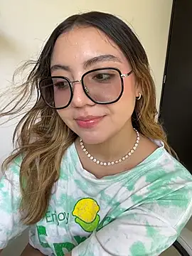 Pertunjukan Kamera Web Bonni_lohan