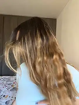 Pertunjukan Kamera Web Bonni_lohan