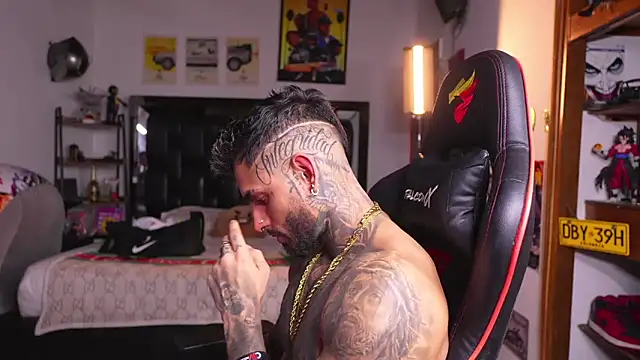 عرض كام logan_hugh8