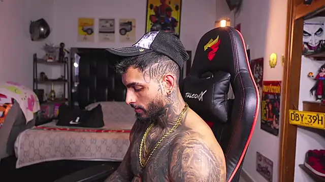 عرض كام logan_hugh8