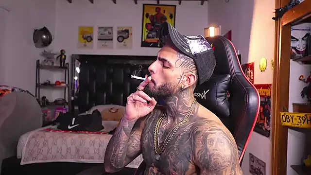 logan_hugh8's Webcam Show