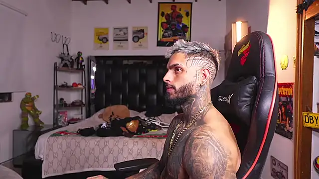 عرض كام logan_hugh8