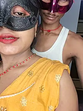 Hot_SALONI_21: απευθείας συνομιλία ΧΧΧ