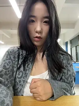 lucy2027 现场XXX聊天