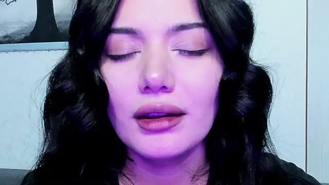 Chat XXX en directo de Dark_Moni