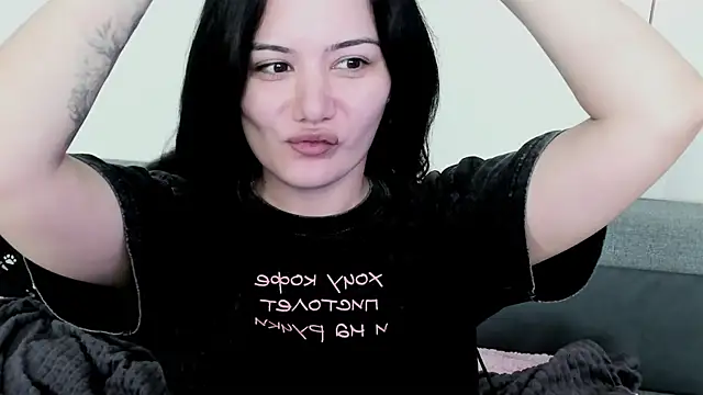 Chat XXX en directo de Dark_Moni