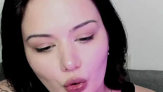 XXX chat uživo modela Dark_Moni