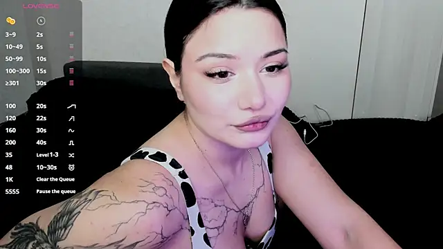 Chat XXX en directo de Dark_Moni