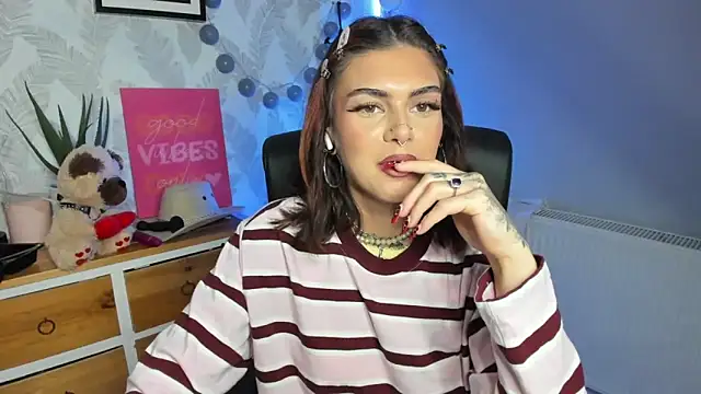 Chat +18 de Nova_SIN ao vivo