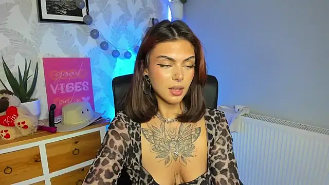 Nova_SIN Adlı Modelin Canlı XXX Sohbeti