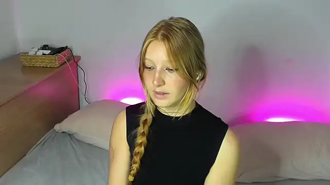 XXX chat uživo modela FoxieKiss