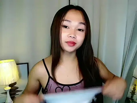 TsCyra_foxxx Show in webcam