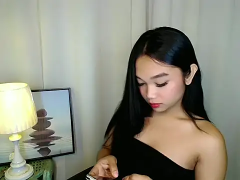 Pokazy przed kamerką – TsCyra_foxxx