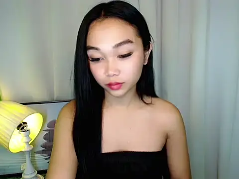 TsCyra_foxxx Show in webcam